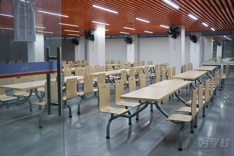 封闭式校区环境