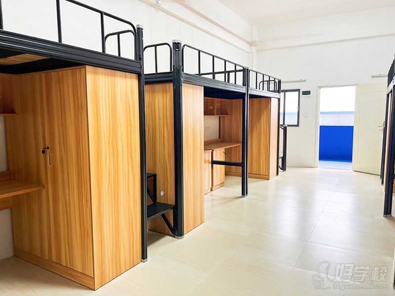 封闭式校区环境