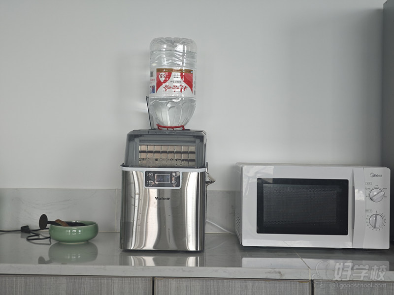 制冰机和微波炉