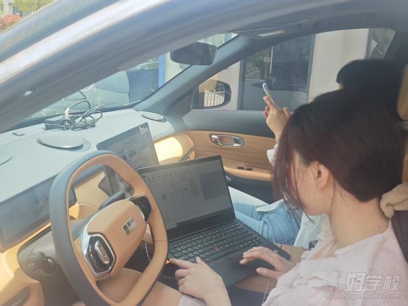 学员在实车测试