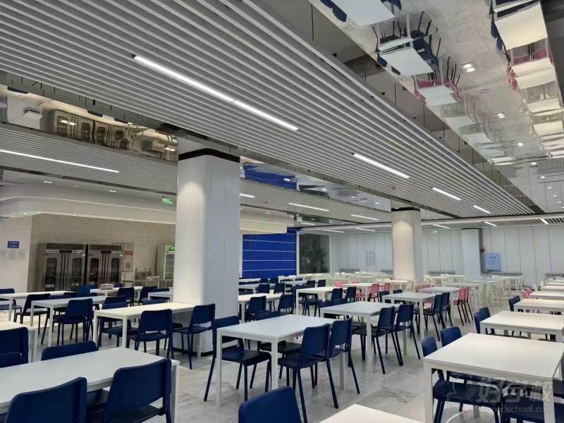 学校食堂