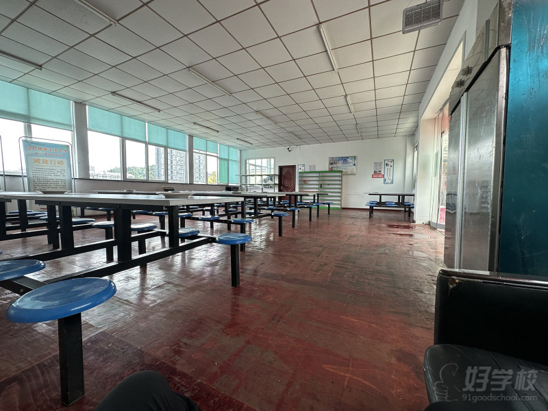 学校食堂