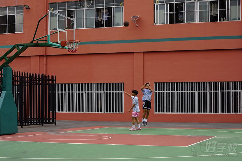 篮球场