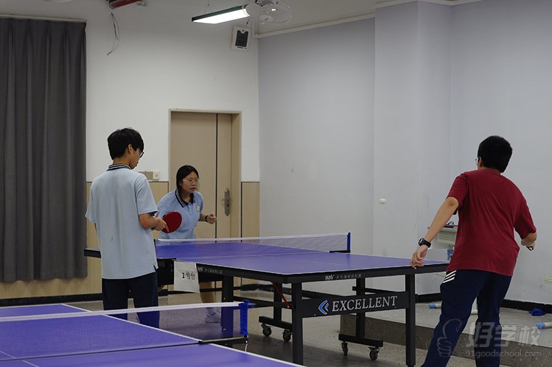乒乓球室