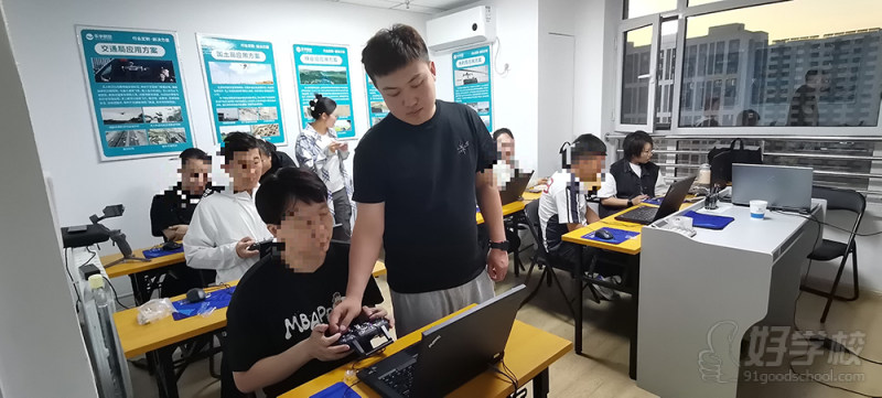 无人机教学现场