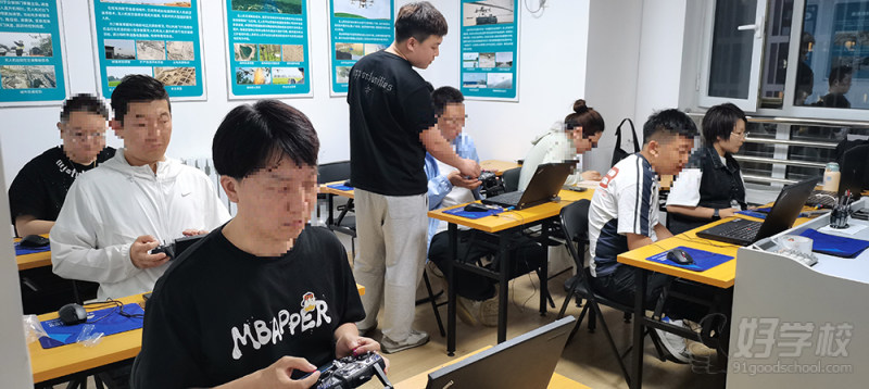 无人机教学现场