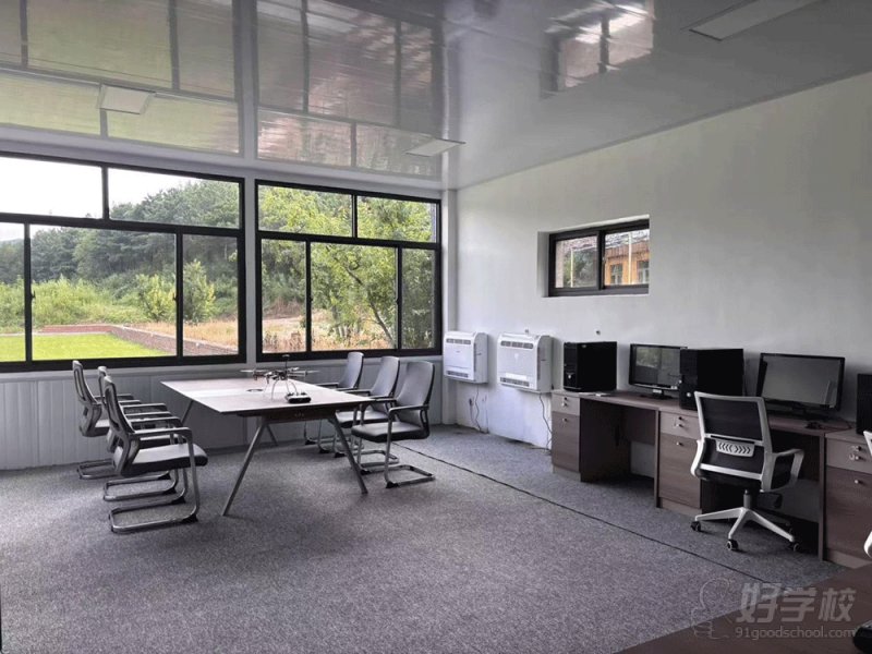 基地室内教学模拟室-