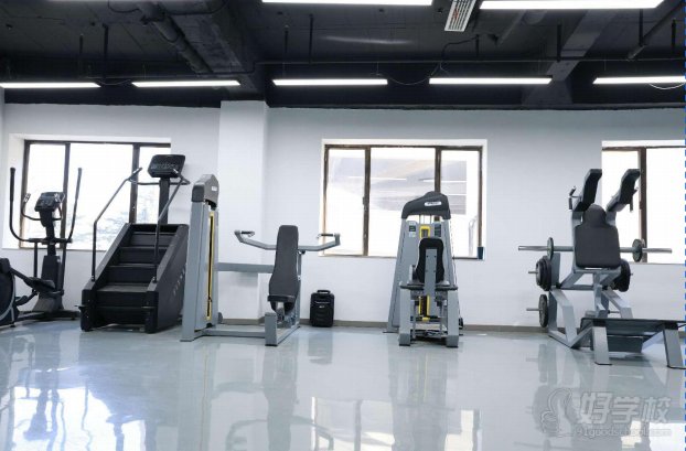 健身房1
