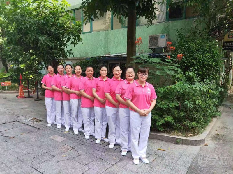 月嫂培训合照