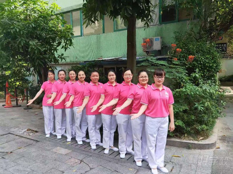 月嫂培训合照