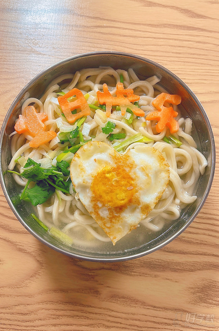 学生生日长寿面