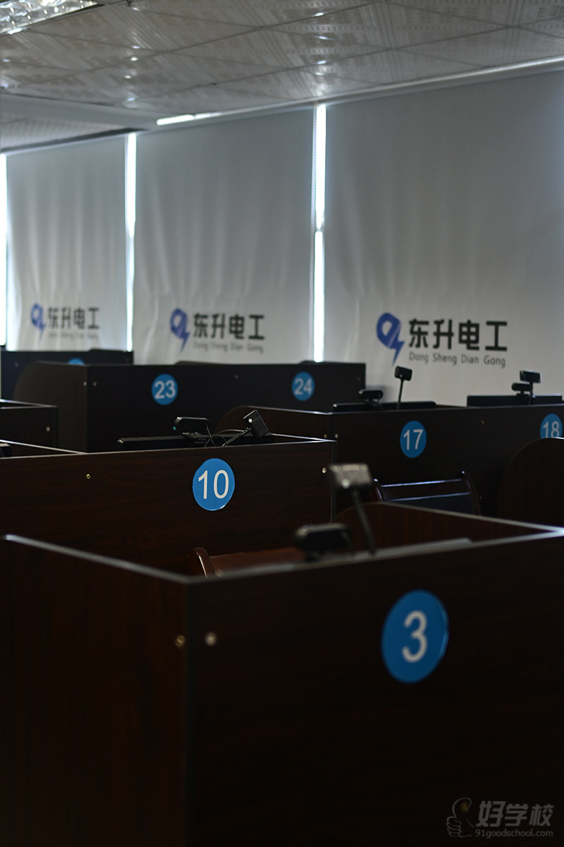 教室--机考教室