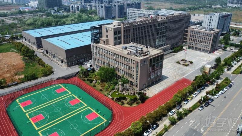 校园全景、标准跑道及