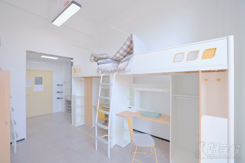 集训营宿舍图片