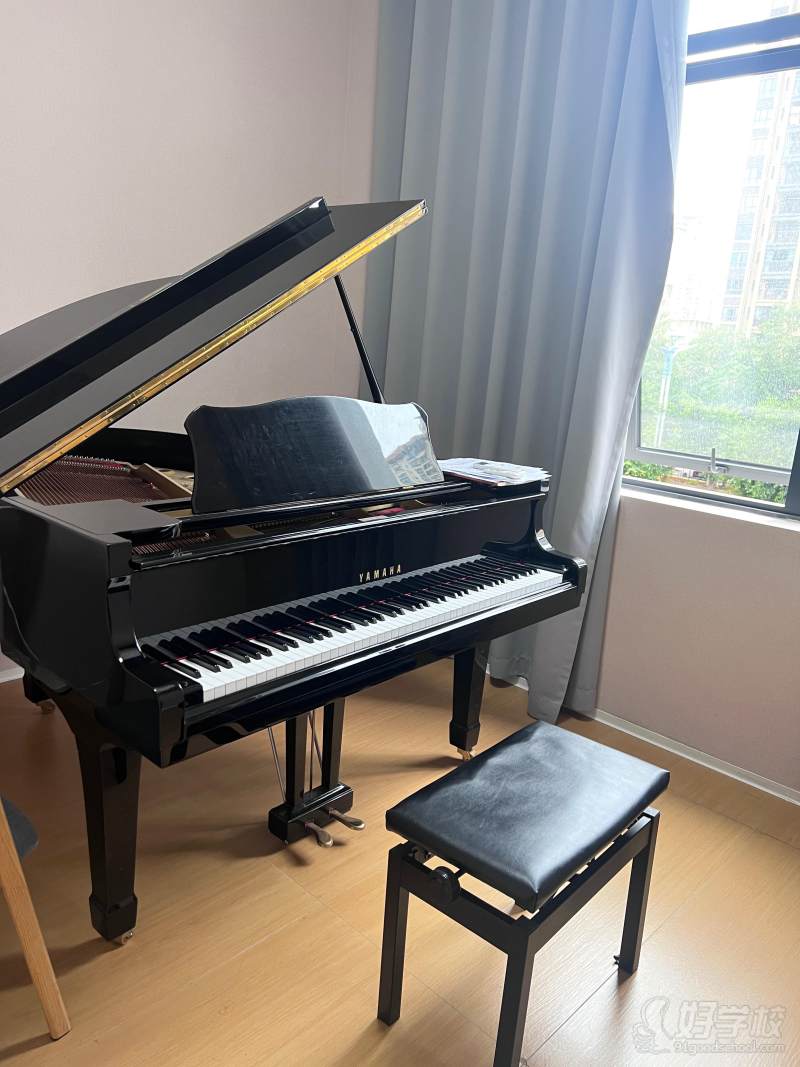 钢琴