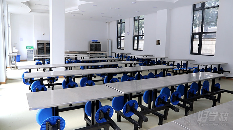 学校食堂