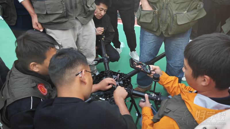 教学飞机组装调试