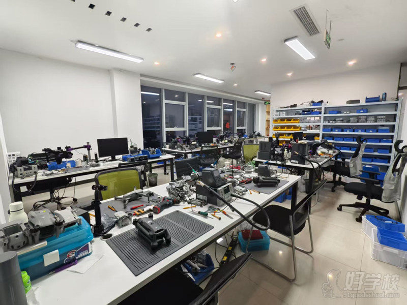 基础维修教学区