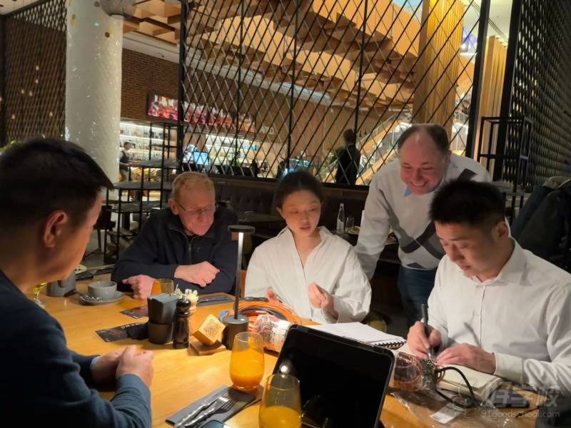 和学生以及学生家长，