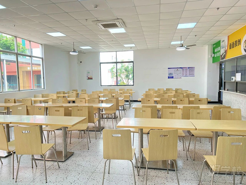 学校饭堂