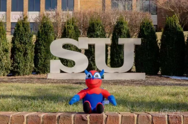 雪兰多大学现场图