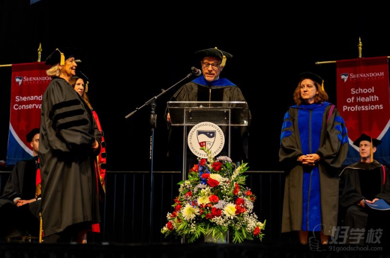 雪兰多大学现场图