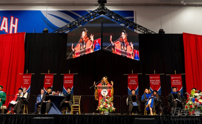 雪兰多大学现场图