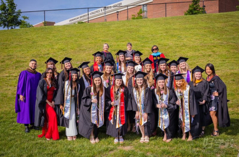 雪兰多大学现场图