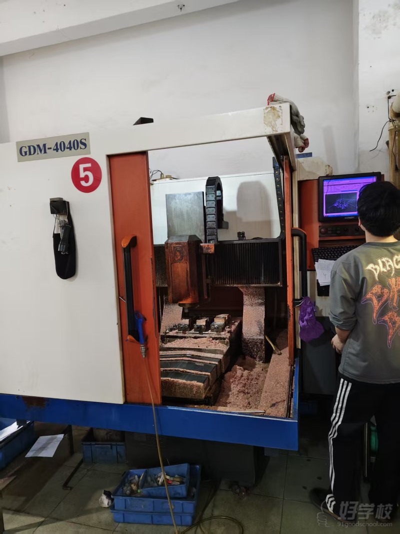 实训设备加工电极前分