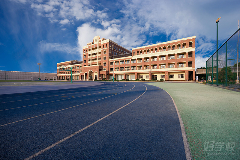 教学楼跑道