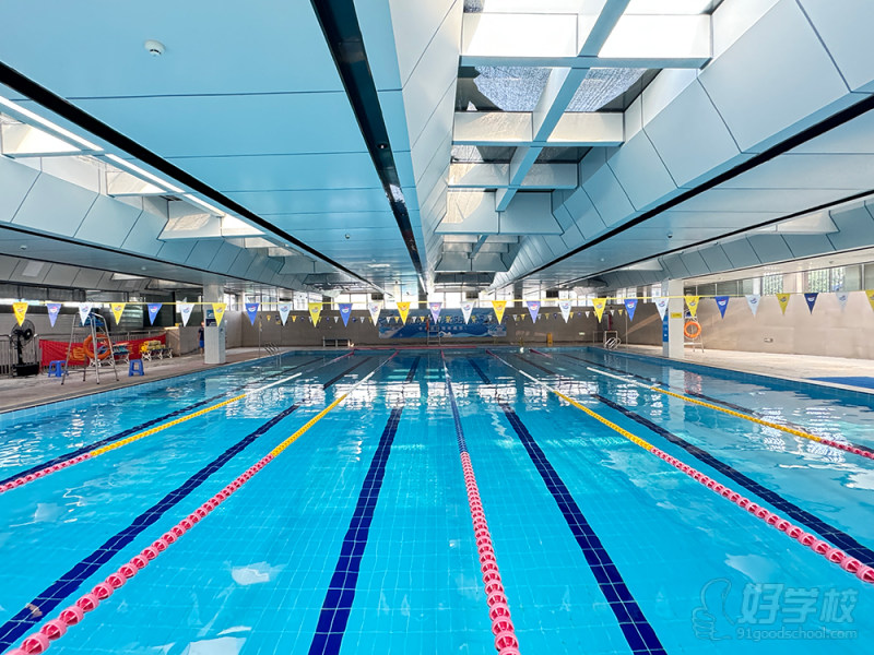 游泳馆