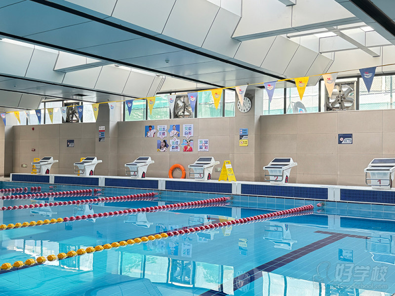 游泳馆