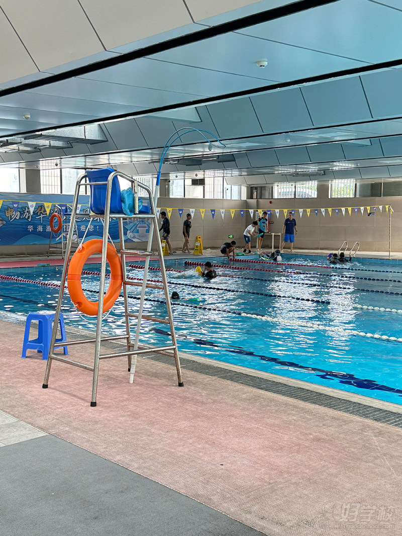 游泳馆