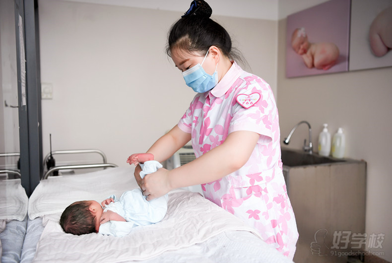 正在工作中月嫂