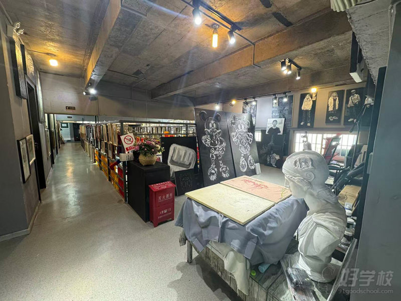 画室艺术长廊起始点 