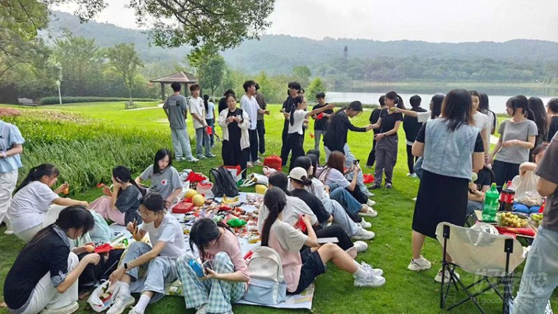 师生风采：课后团建