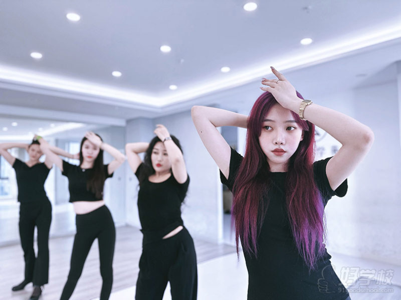 成人模特教学现场