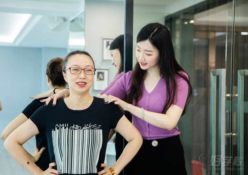 成人模特教学现场