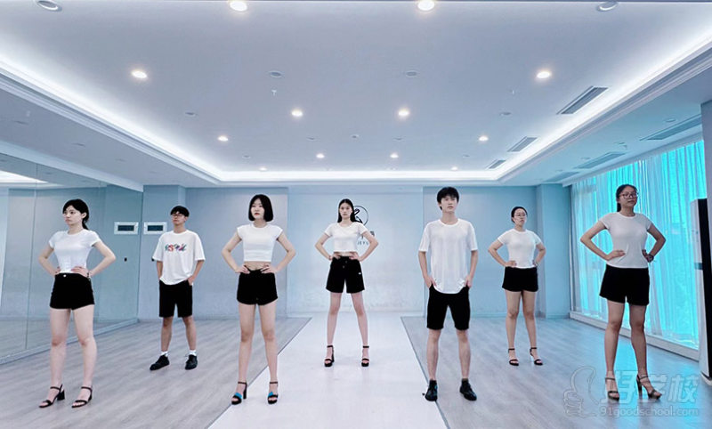 空乘/服表艺考集训教学