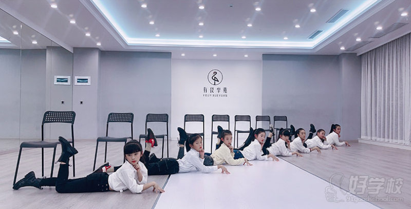 青少年模特教学现场