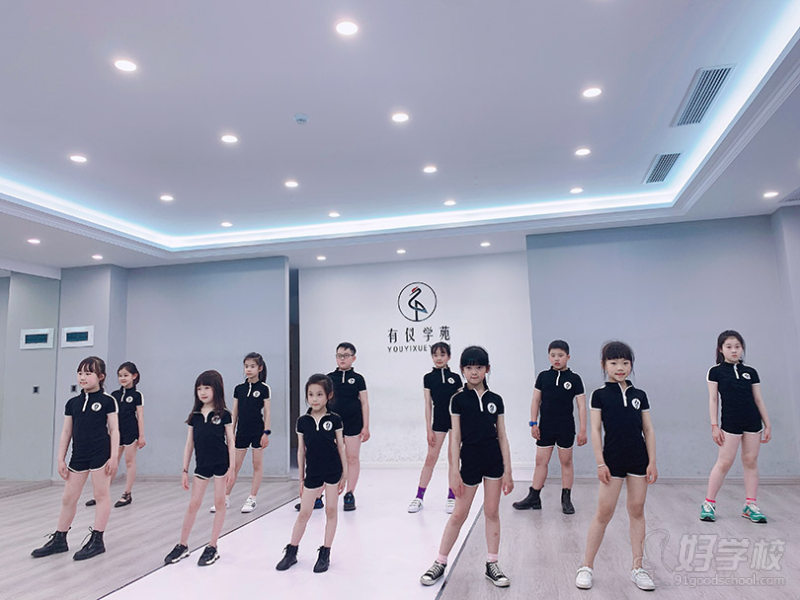 青少年模特教学现场