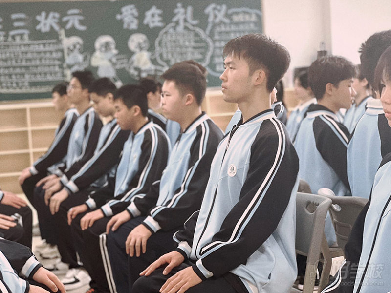 青少年模特教学现场