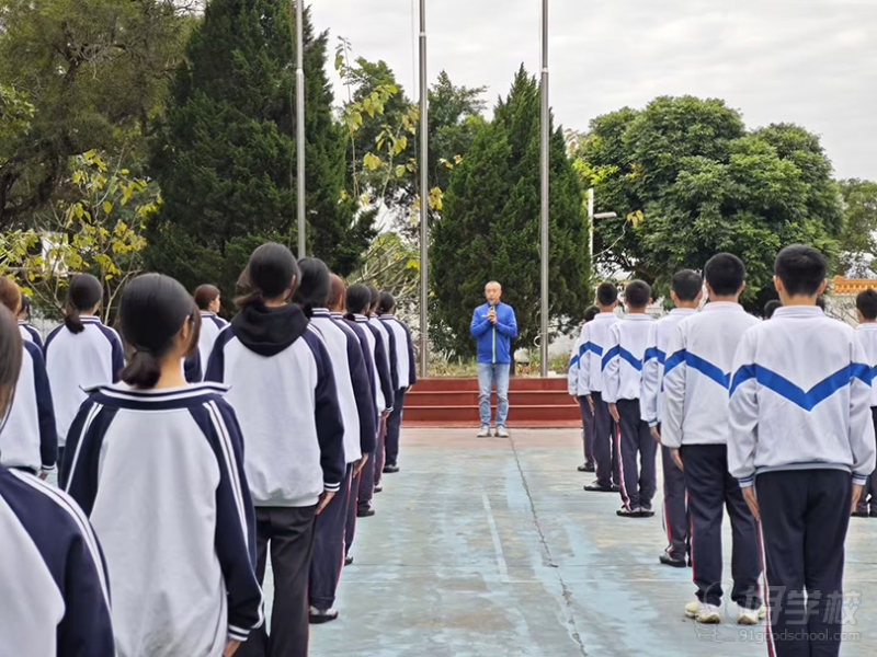 生活场景-升旗仪式