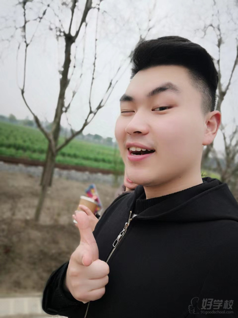 张尧，艺术设计专业，