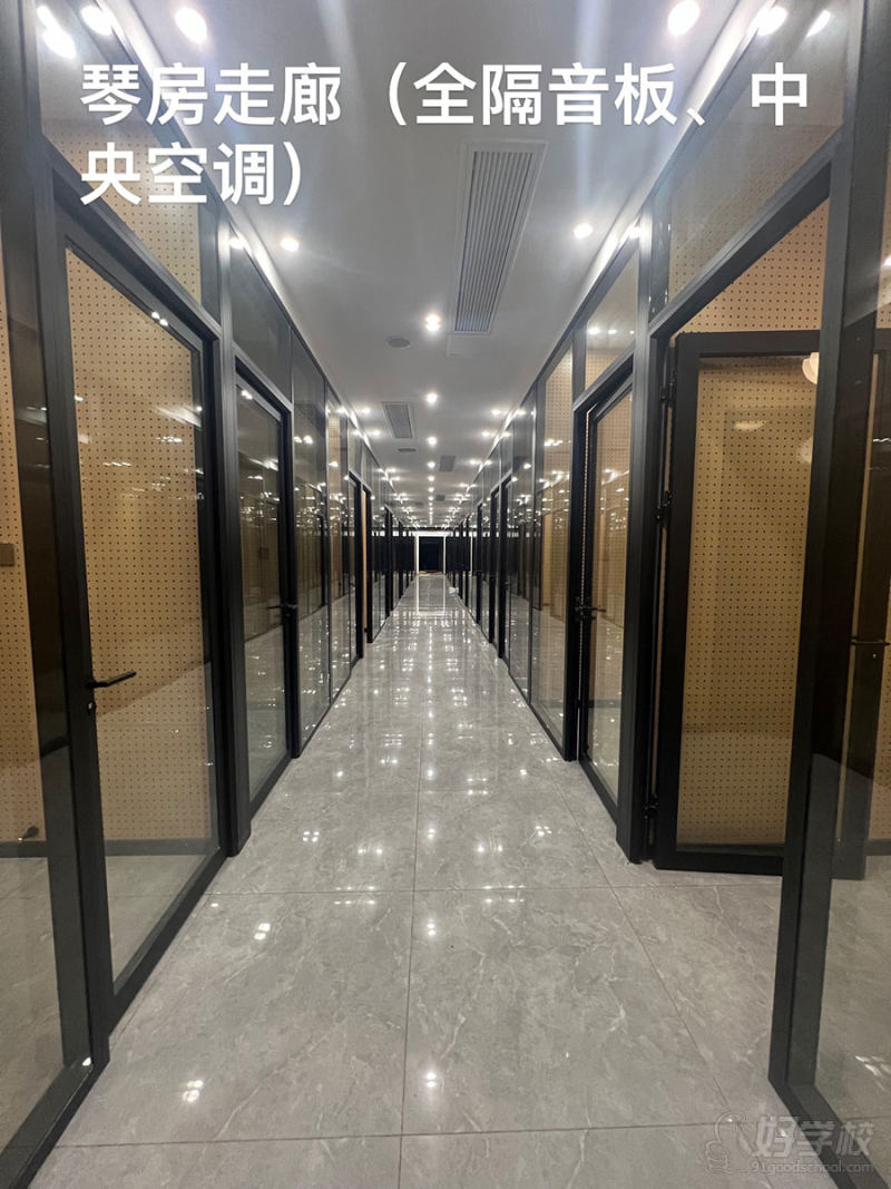 学校琴房1