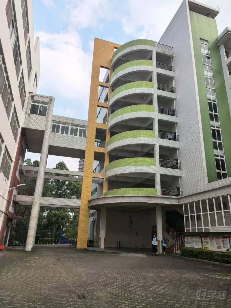 鹤山校区教学楼
