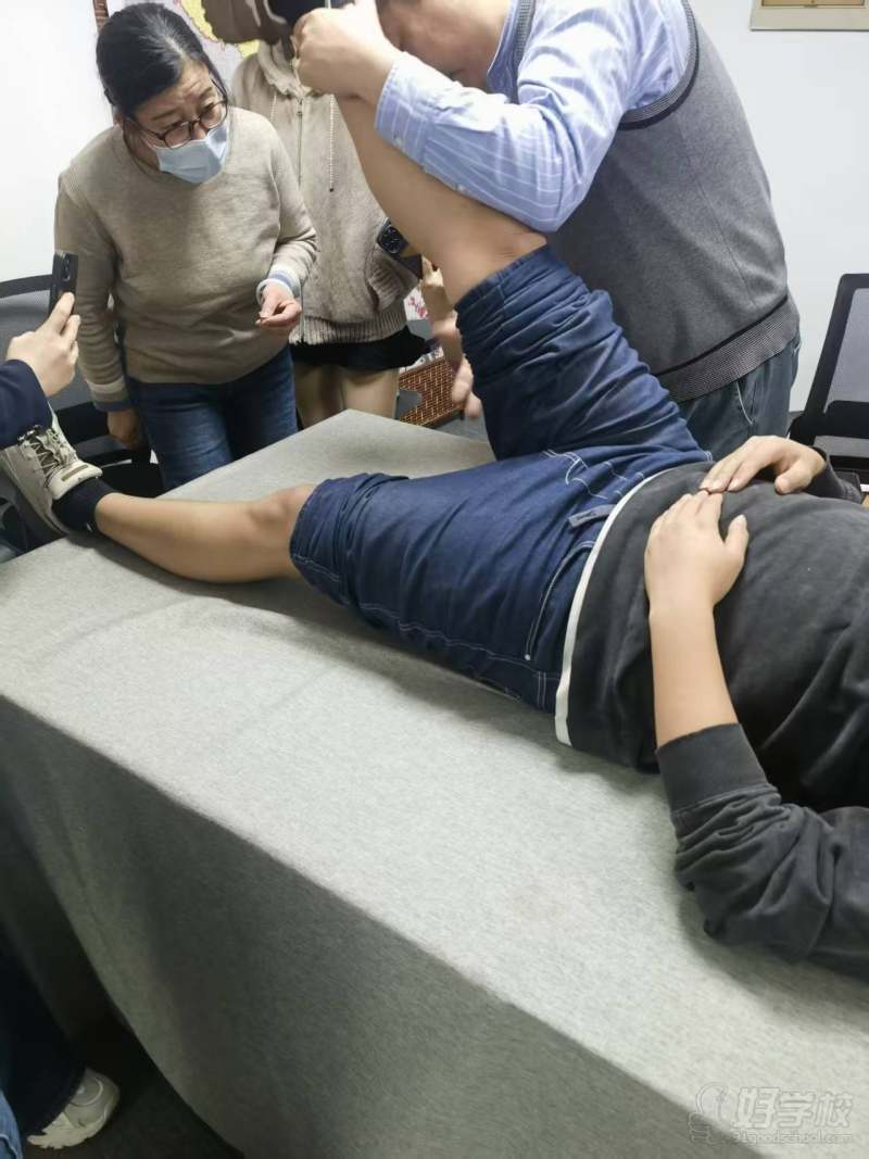 针灸实践课程现场3