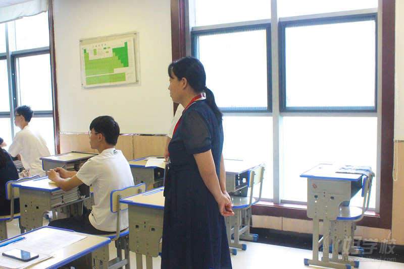 班主任管班