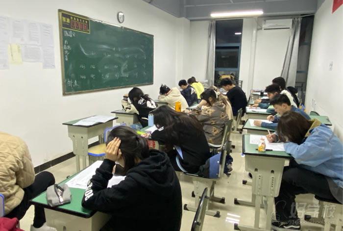 上课情况