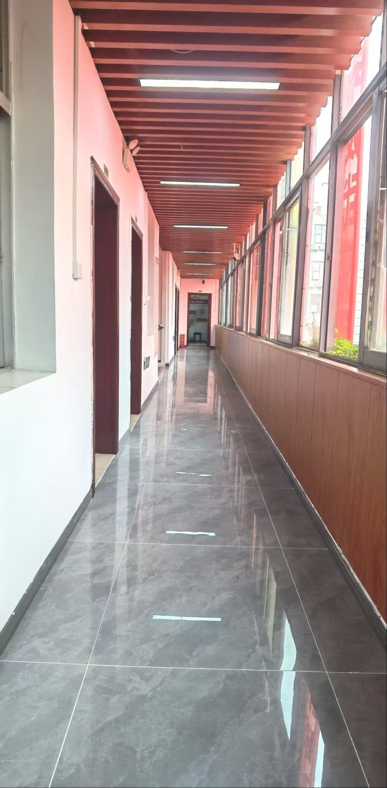 17f4c9a2-6a92-4fb7-8e00-658a21b9f5c6.jpg